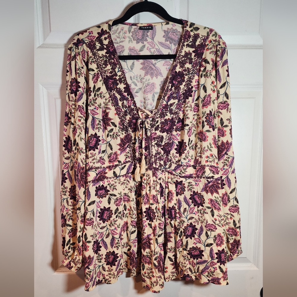 Torrid Plus Cream Purple Floral Babydoll Long Sleeve Blouse Rayon